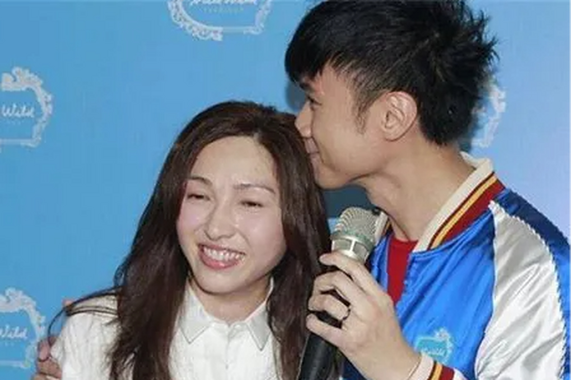 古巨基老婆52岁高龄产子,口口声声说爱她,要是爱她也不会让她一把年纪