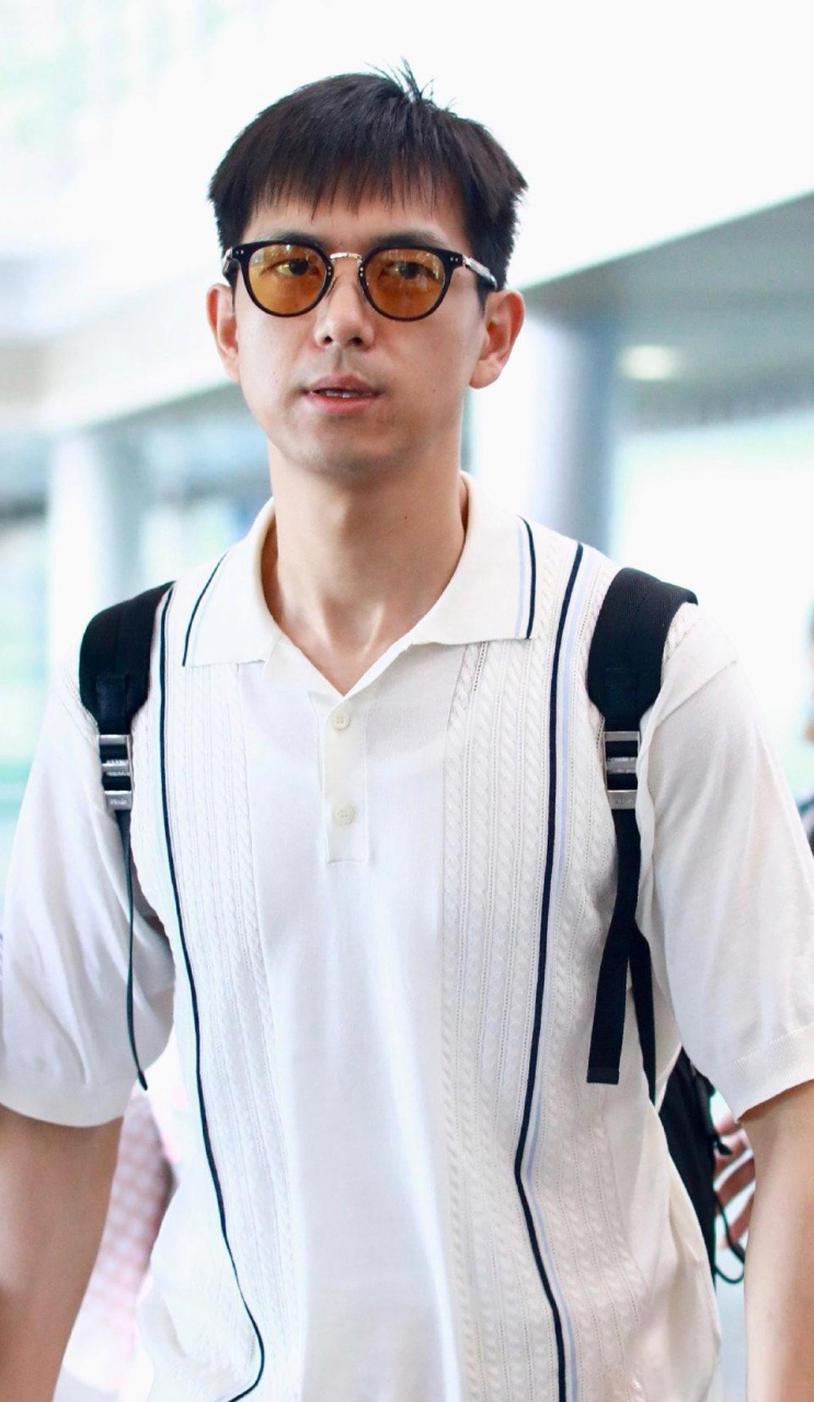 李现纯素颜照,皮肤状态很好