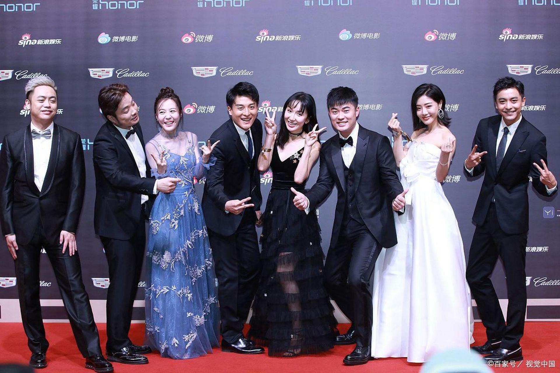 爱情公寓演员同框,娄艺潇金铭的脸满满科技感