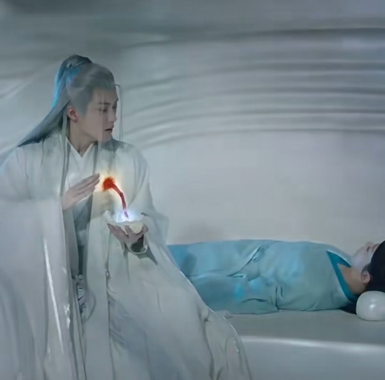 相柳取心头血好像水龙头一样,怎么没有嘴巴喂心头血的剧情呀,魔改成