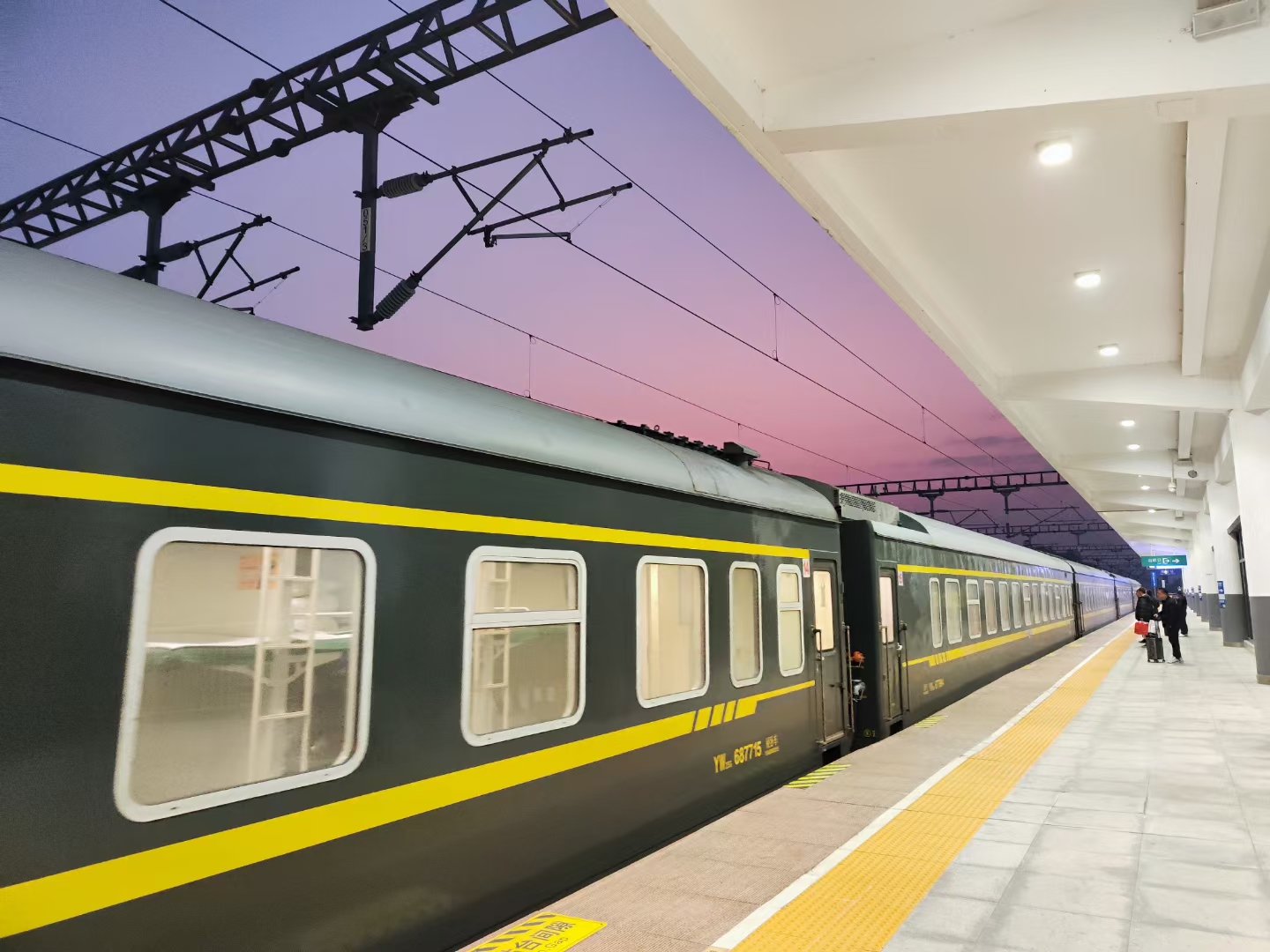 烟台到南通的火车蓝皮车西宁青岛西站襄阳列车上海到银川火车图片长寿