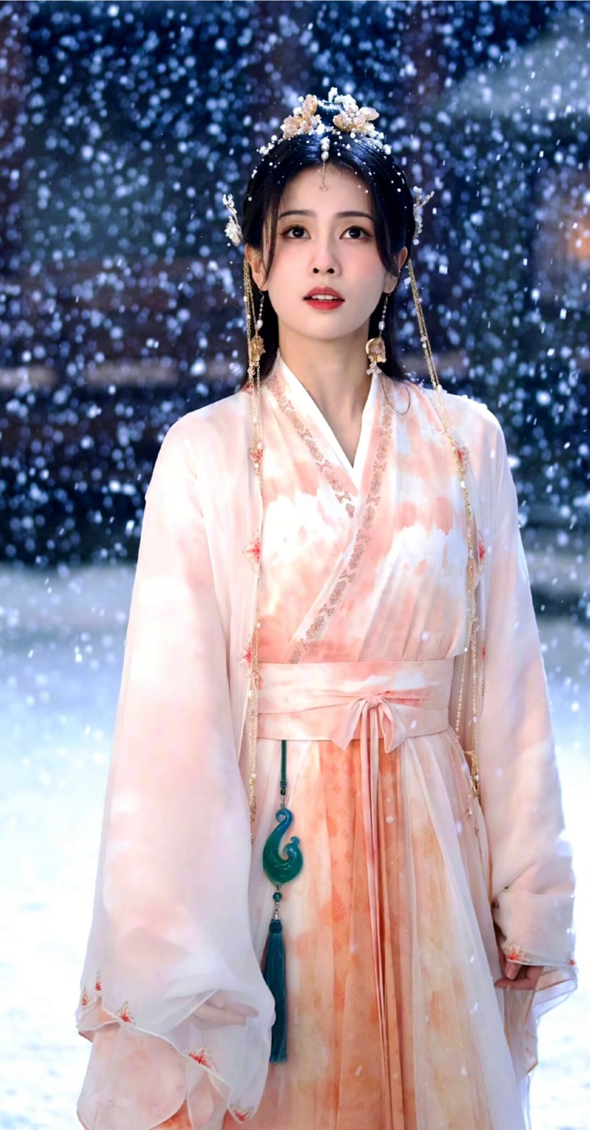 她穿古装都是大家闺秀的样子 #白鹿# #长月烬明