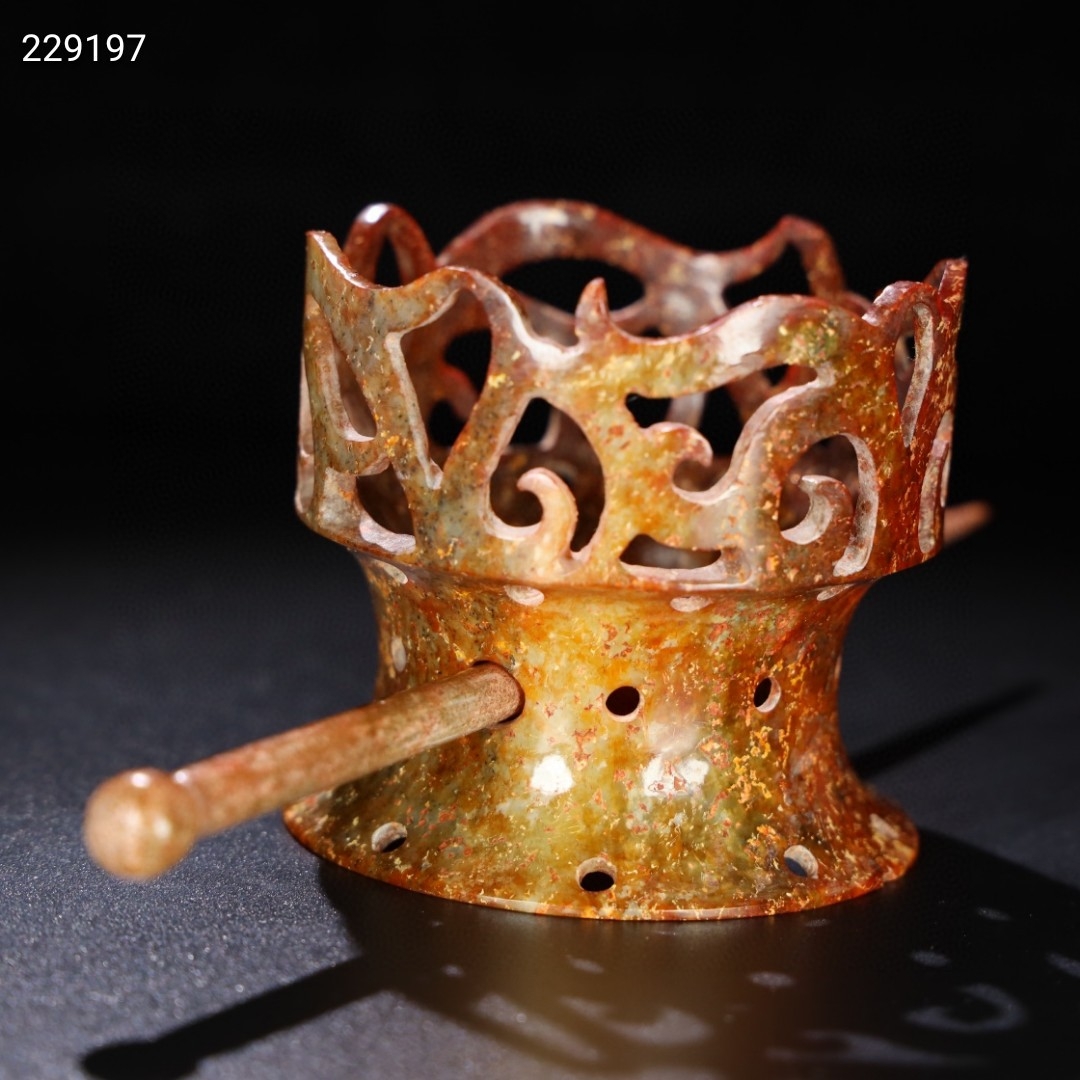 旧藏  和田玉发箍,玉质细腻油润,雕工精湛流畅,视觉饱满圆润,包浆老道