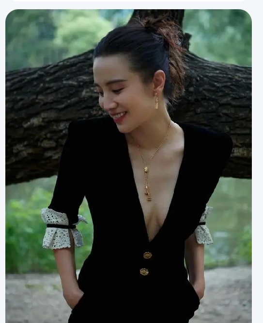 演员宋佳真的美!是个"万人迷"!