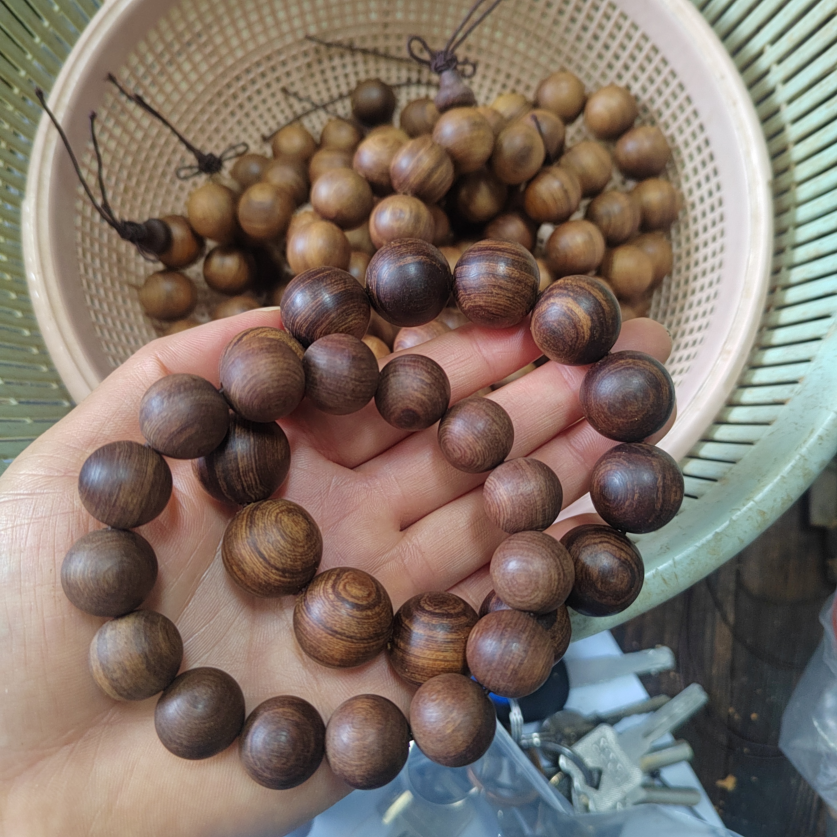 广西土沉香自然随行摆件,雕件,手串,佛珠定做批发