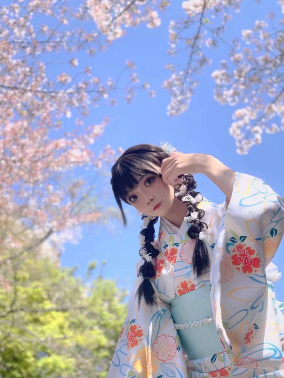 热点引擎计划#  抱走莫子, 樱花树下的她, 美如画中人.