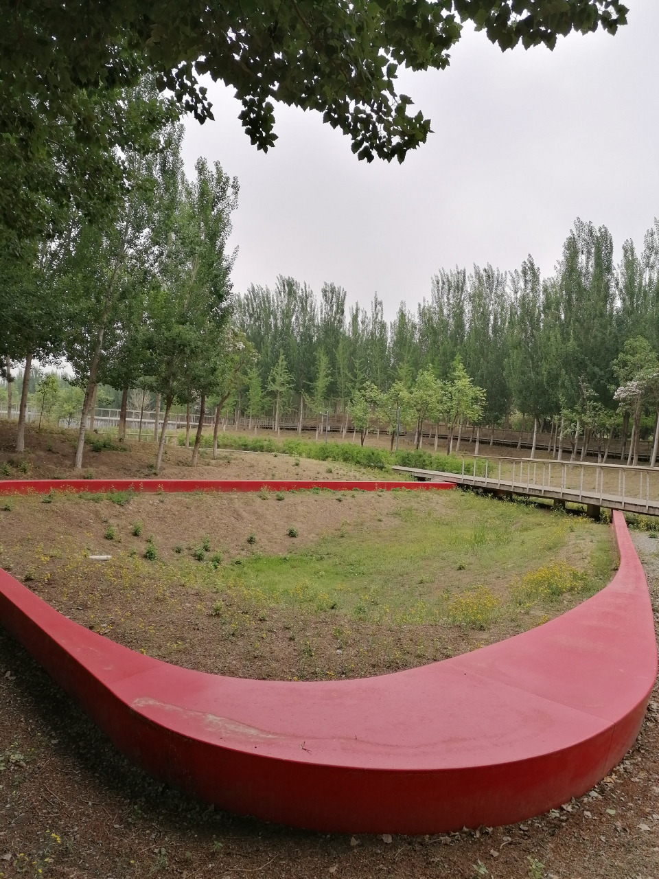 今天我带您看看北京付中心,黄金地带的东石公园.