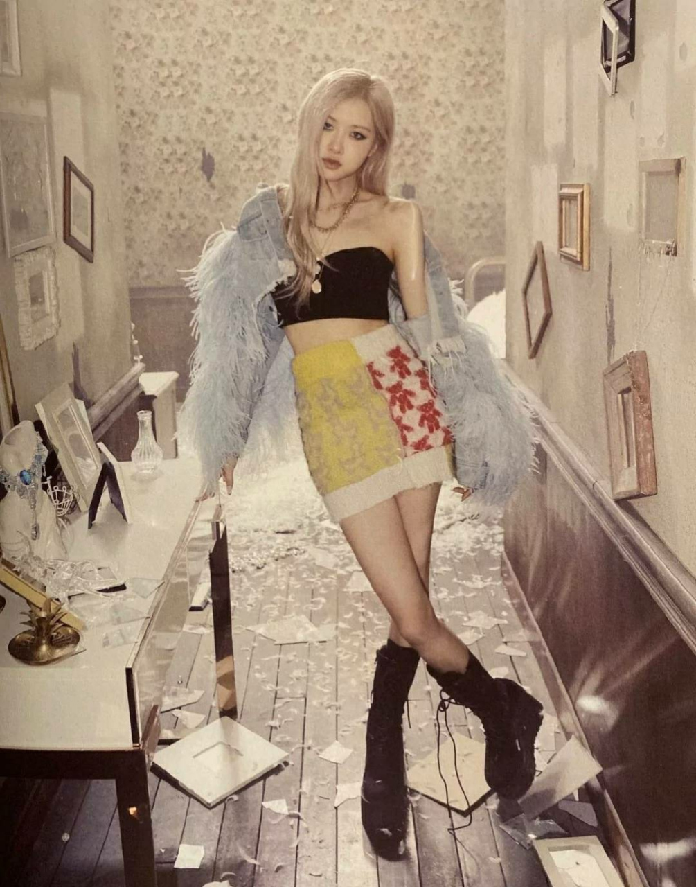 朴彩英 -我的女孩叫roseanne park. 她喜欢婴儿粉. 她不喜欢吃菠萝.