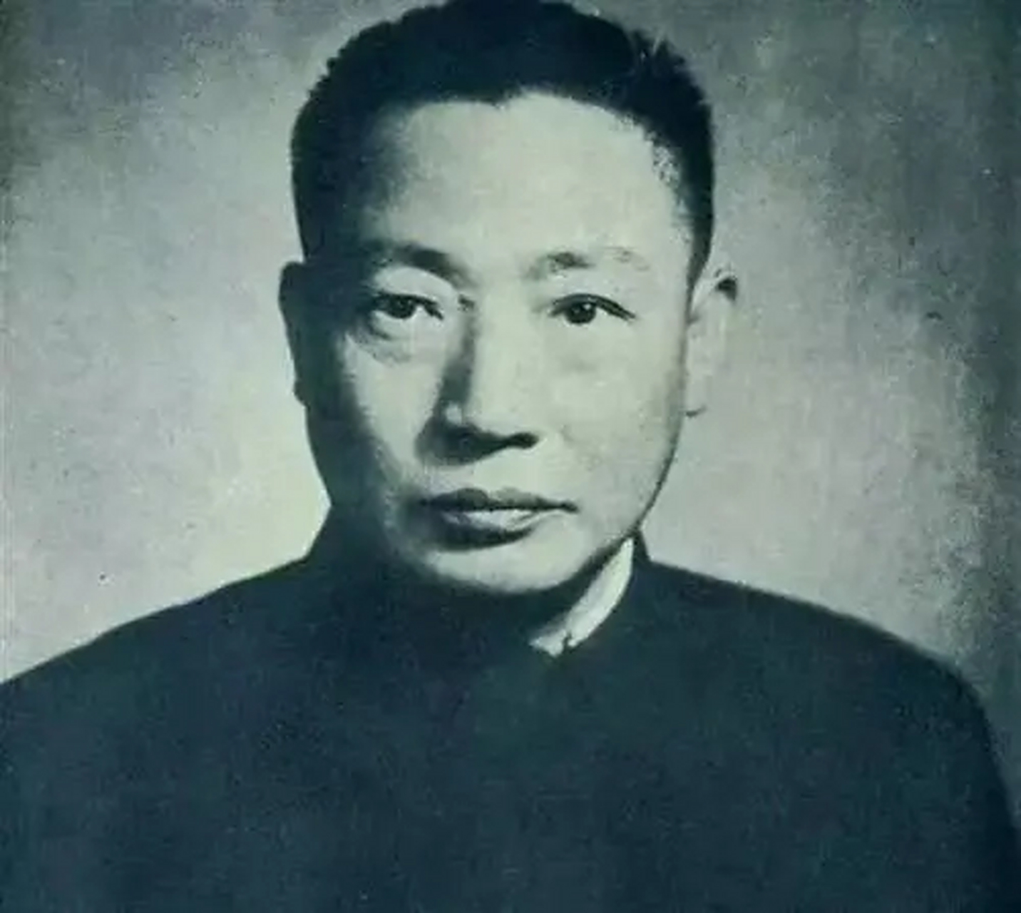 十四五岁的毛人凤和王蒲臣就读于江山县文溪高等小学时,一直被同校高