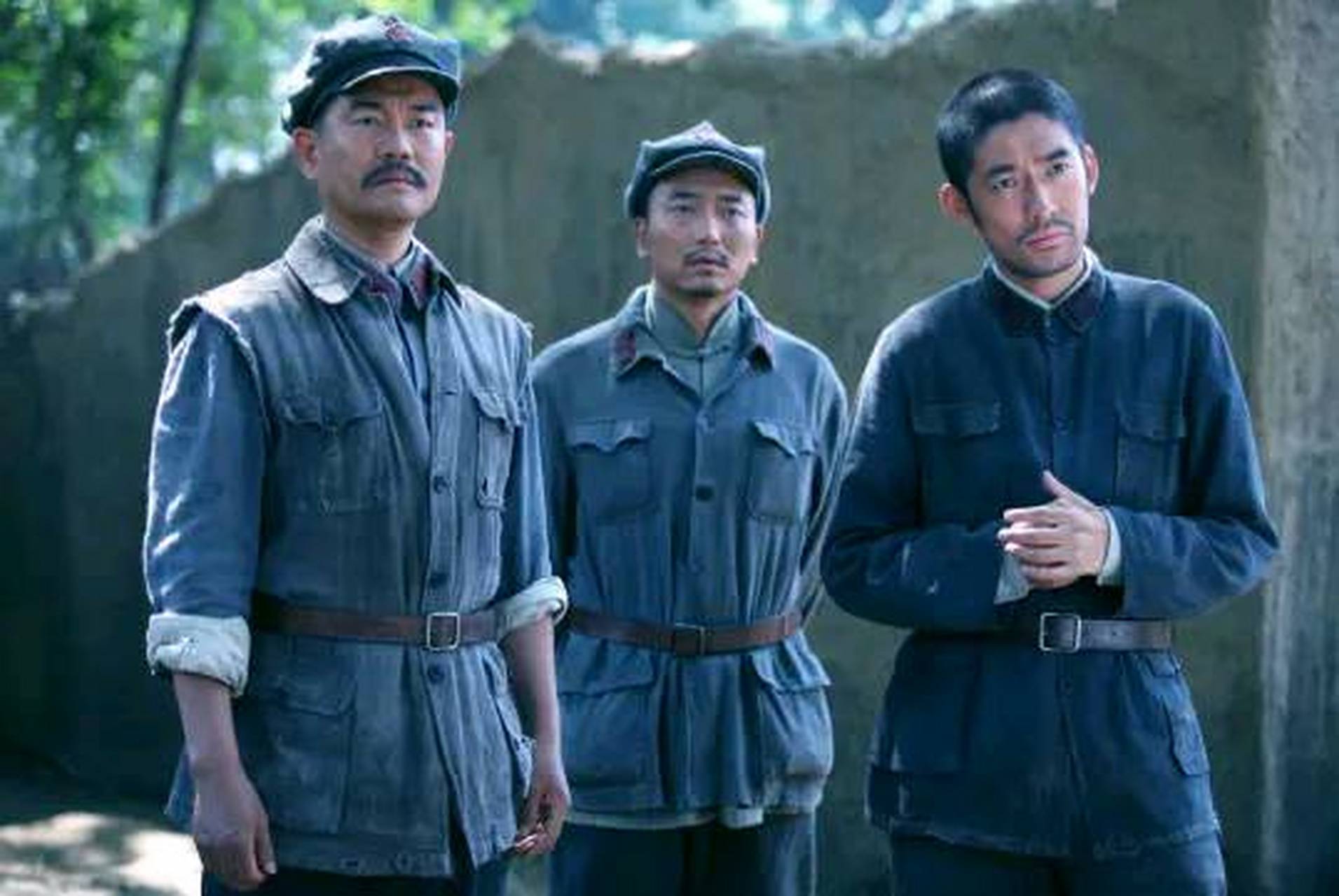 1934年秋,一天下午,红四方面军第4军10师28团跟随大部队翻过了大雪山.