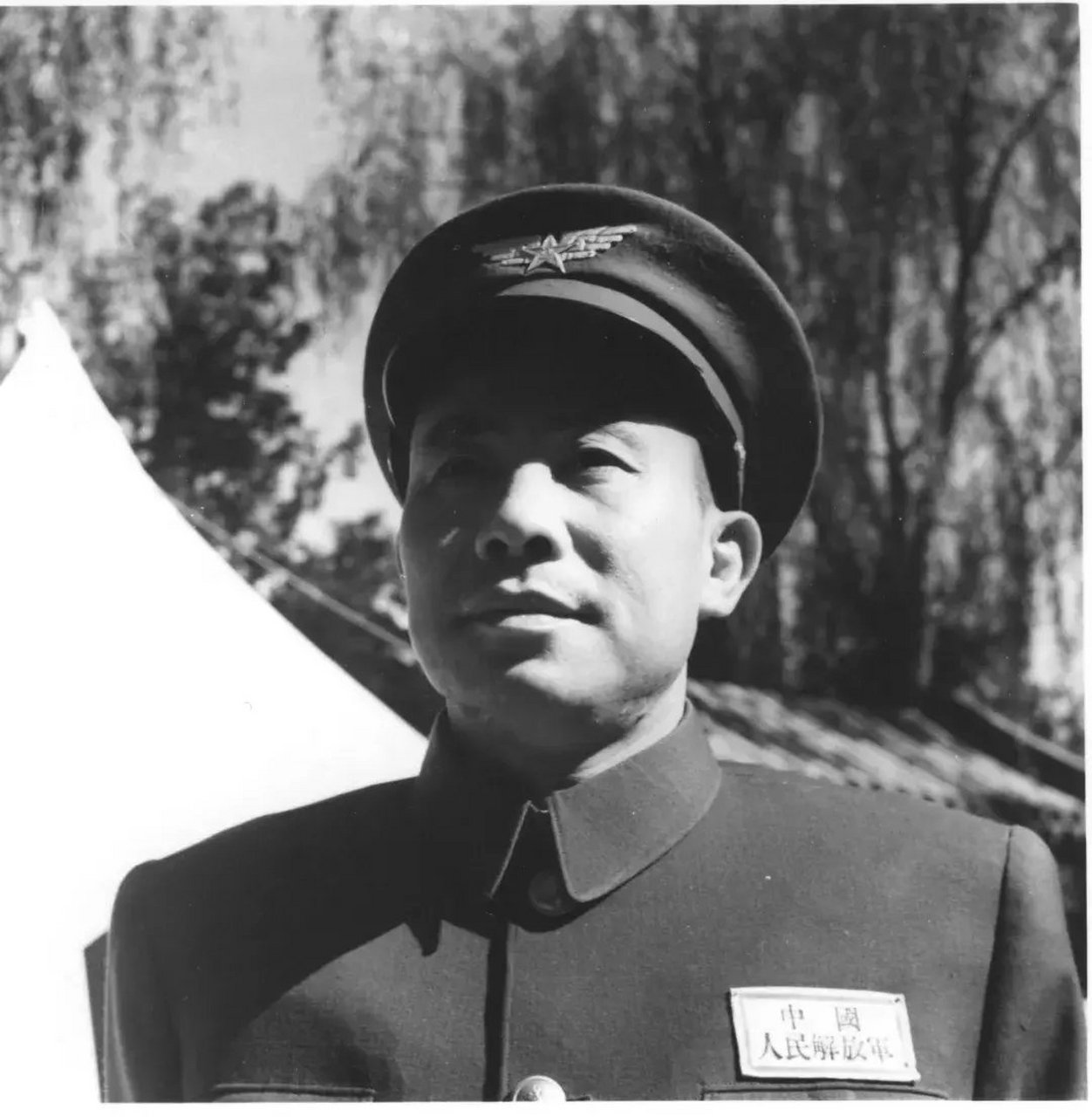 刘震上将当班长的时候,身上必带两件东西——银针和麻油!