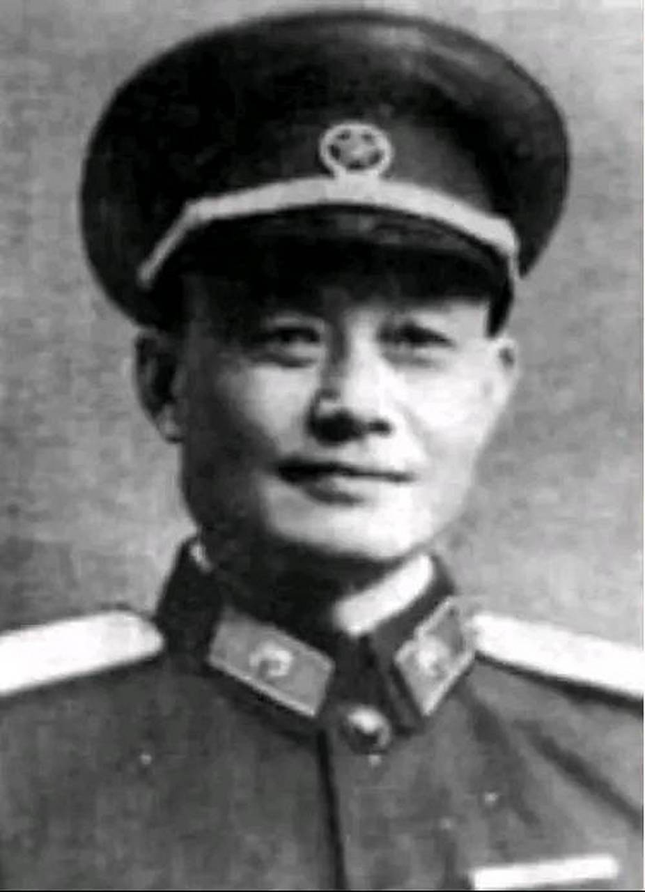 开国少将中曾新泮的名字不是很响亮,因为他不是活跃于战场上的将军