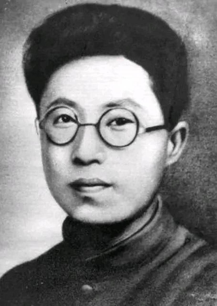 管文蔚是第11纵队司令,是由原第7纵队改名的,他的名气很小,但贡献可不