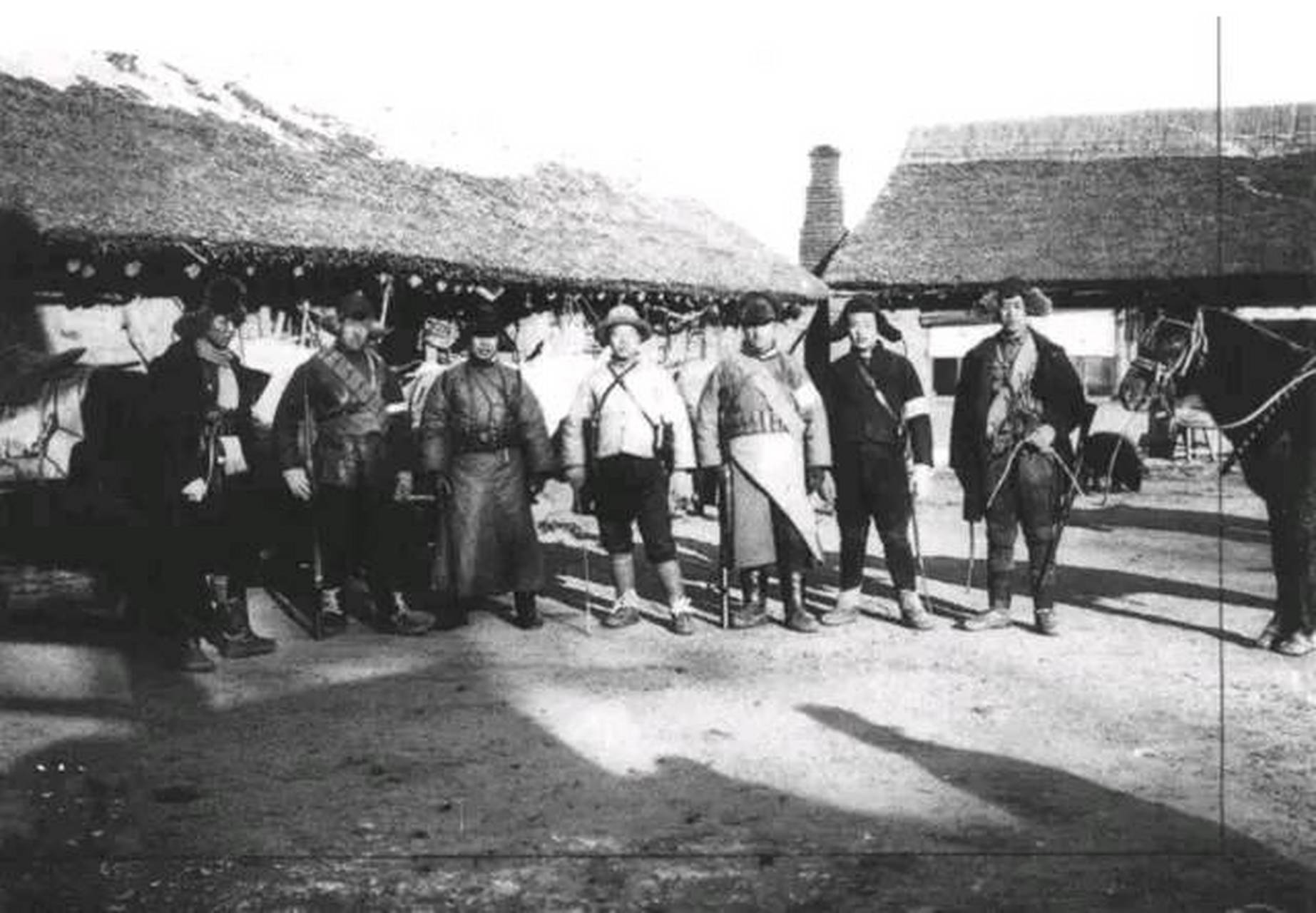 1931年初,李钟奇考入东北陆军讲武堂第11期骑兵科.