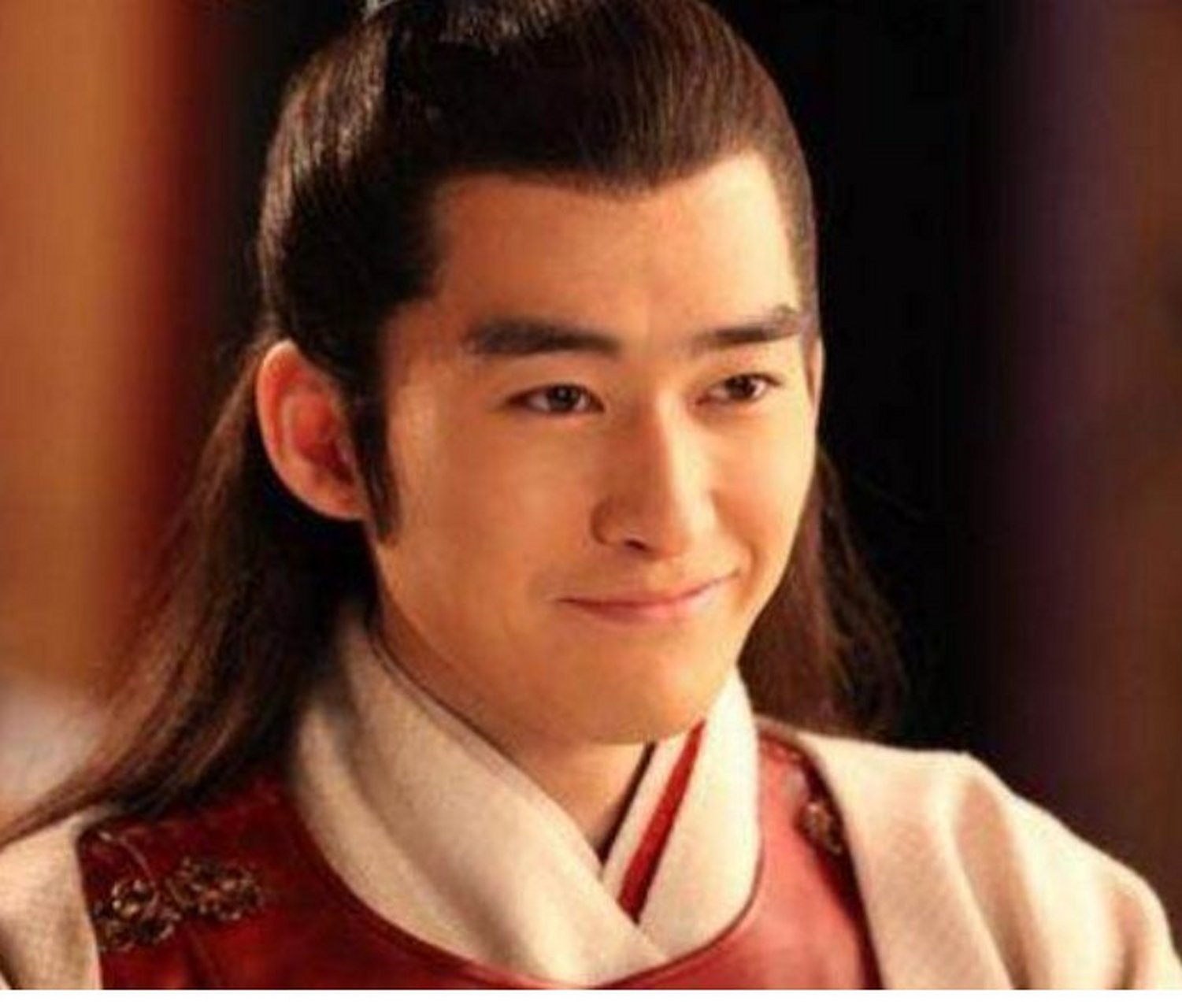 他是小说里因为需要给改编出来的人,是燕王罗艺的儿子,秦琼的表弟