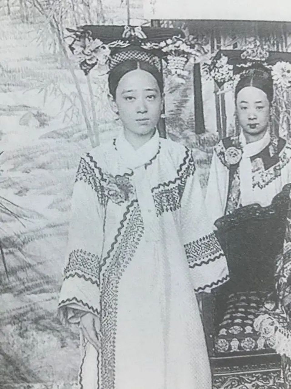 晚清最美的四格格,也就是庆亲王奕劻的四女儿,嫁裕禄第九子.