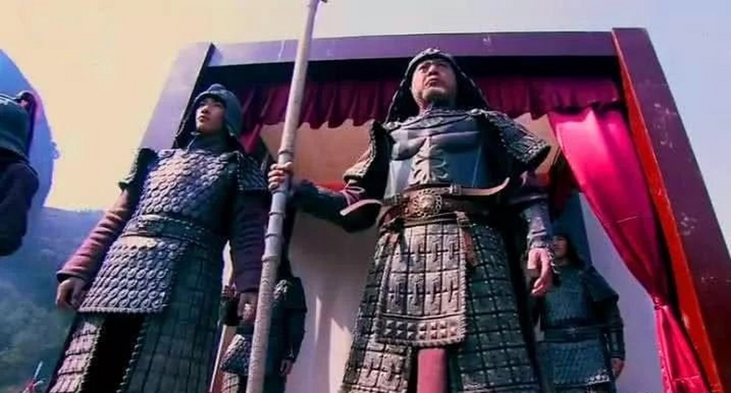囚龙棒全名水火囚龙棒,各重150斤,囚龙棒使用者为开隋九老之三,隋唐第