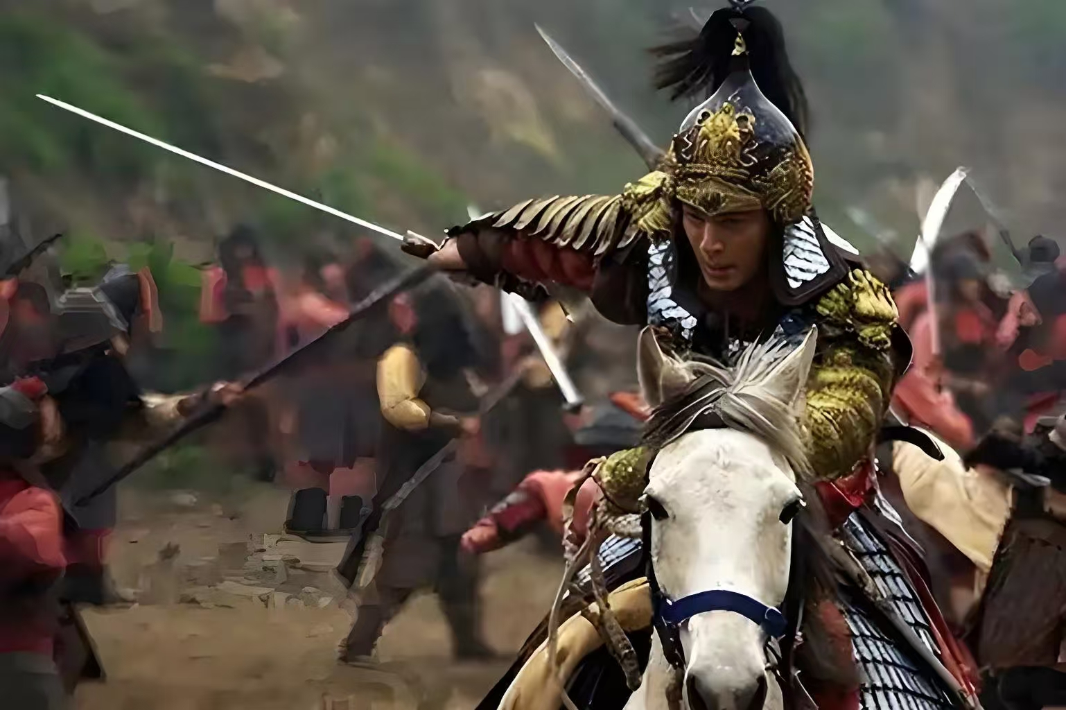 12岁当男宠,26岁反杀皇帝,绝美战神慕容冲的逆袭人生》