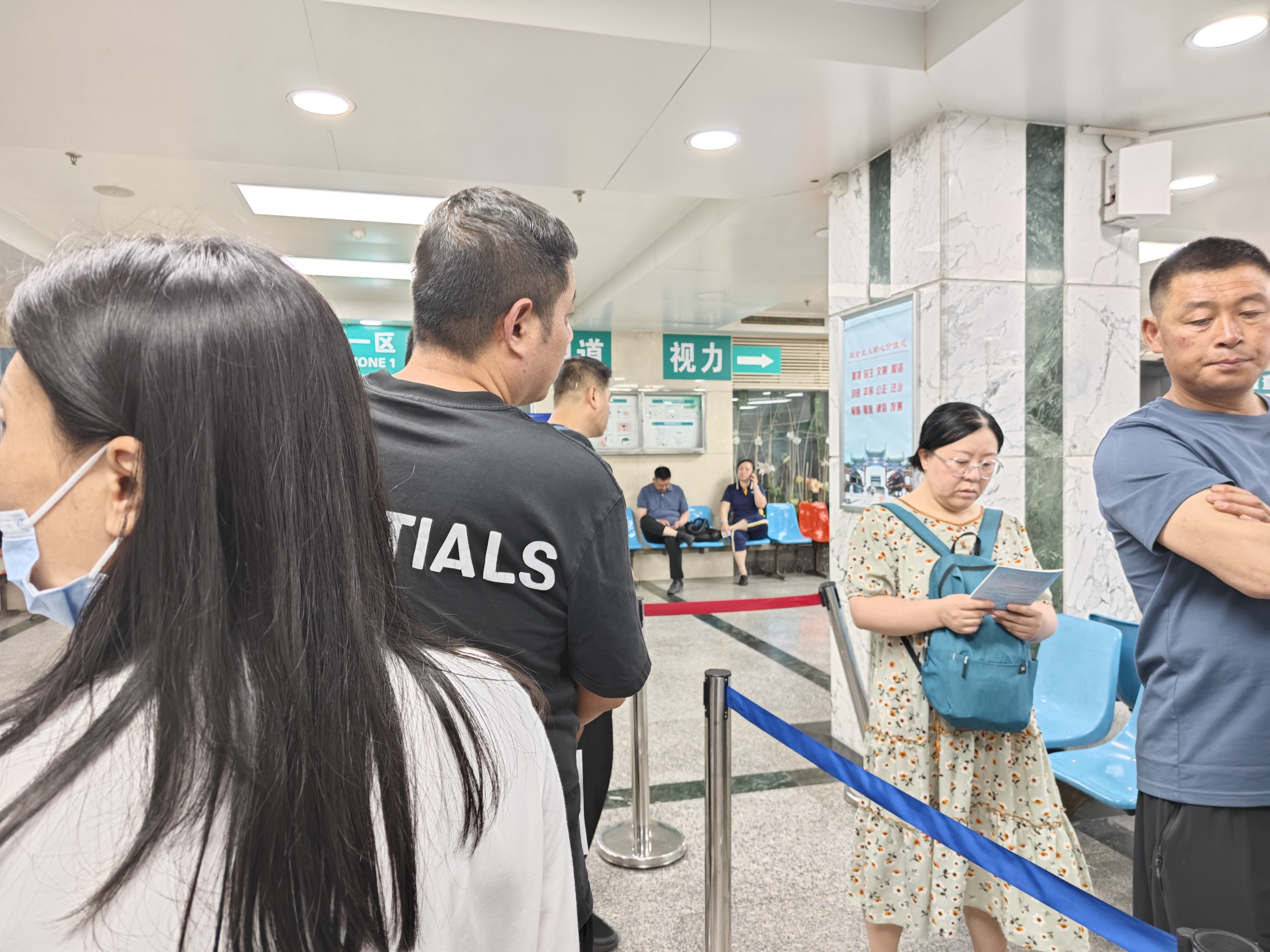 同仁医院陪诊协助挂号出入院手续一站式办理，简单高效的简单介绍