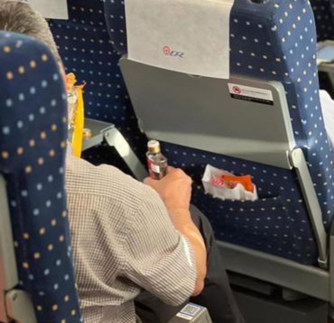 高铁让带白酒吗(高铁可以带白酒吗2024新规定) 高铁让带白酒吗(高铁可以带白酒吗2024新规定)