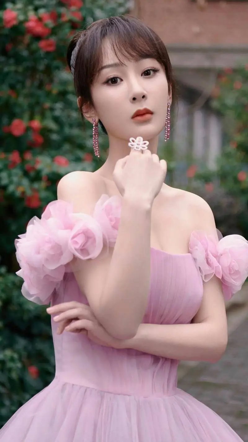 ":   在娱乐圈的璀璨星河中,杨紫和张一山无疑是两颗备受瞩目的明星.