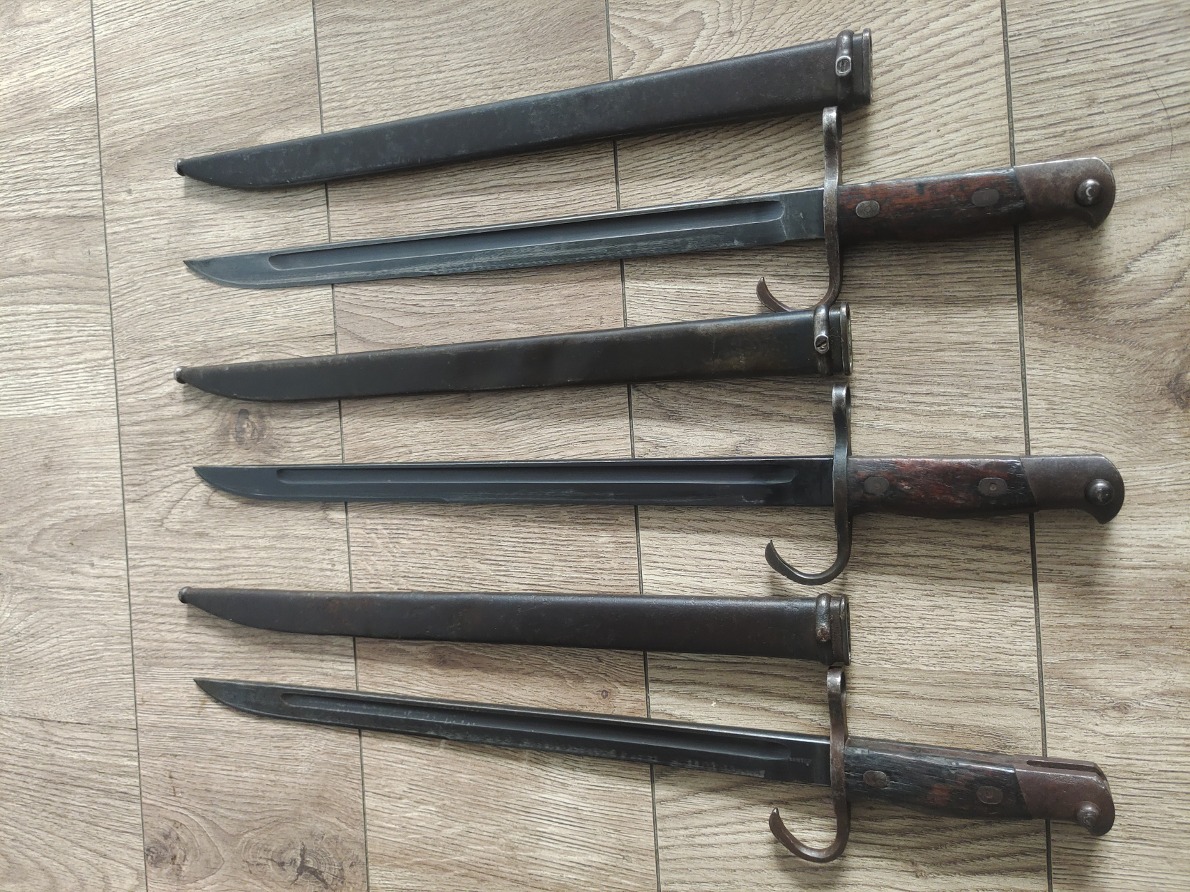 日本明治30年式刺刀,单标的名古屋兵工厂一组3把,全烤蓝近未使用过!