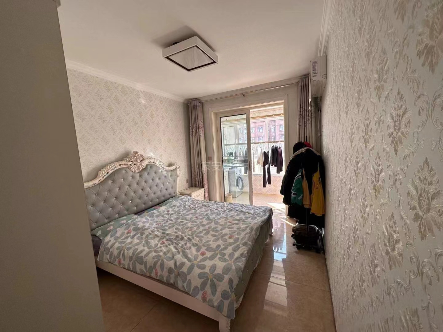 出售富达山庄二楼 好楼层 130平 三室俩厅76万 精装修拎包入住98