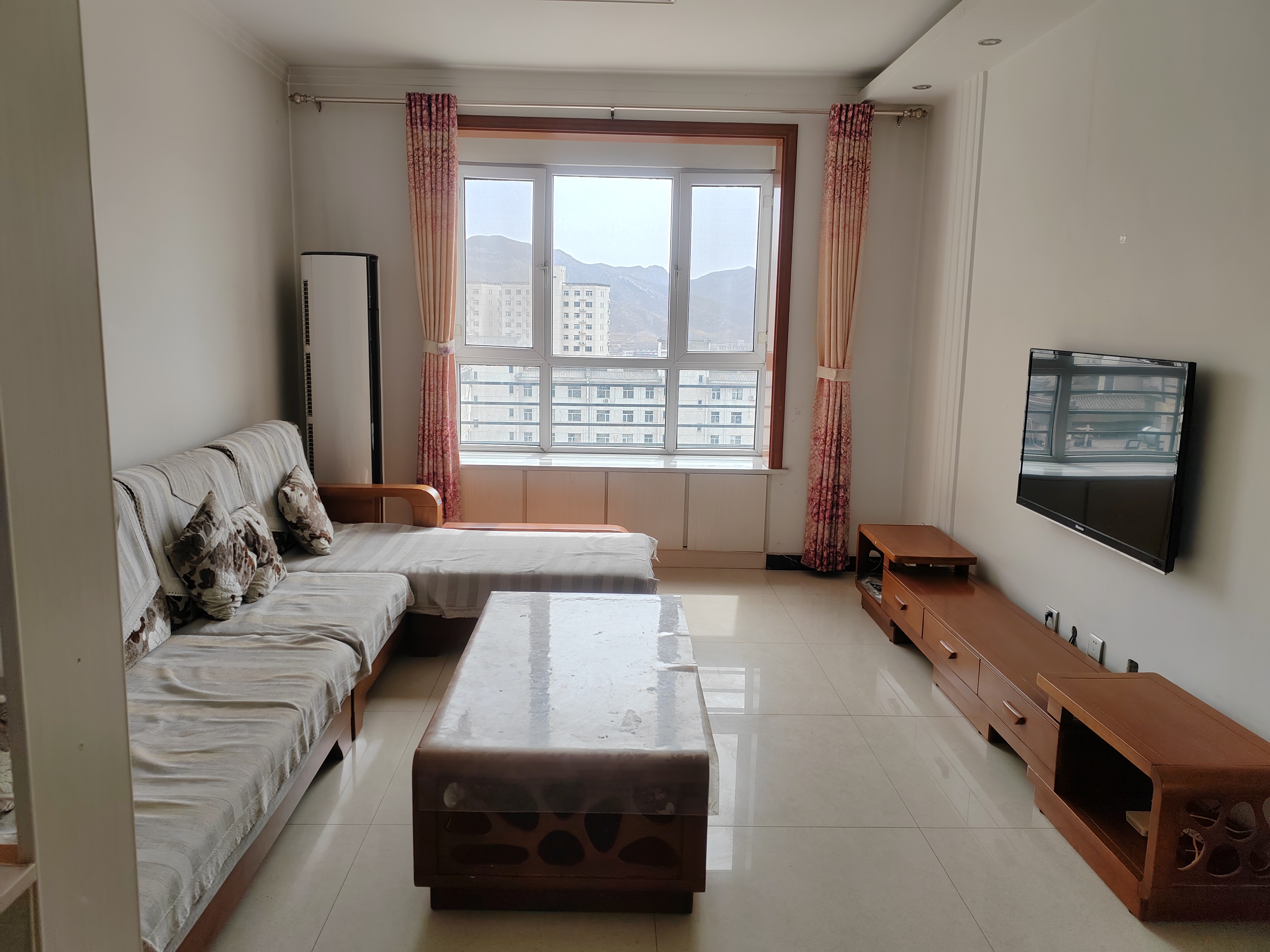 出售富达山庄  报价65可谈 120平  16楼  三室俩厅    装修不错  有房