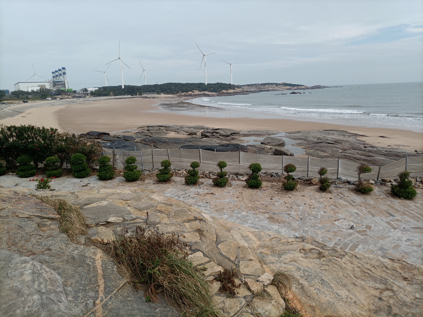 在考虑体面撤退的线路.[冻成狗了]