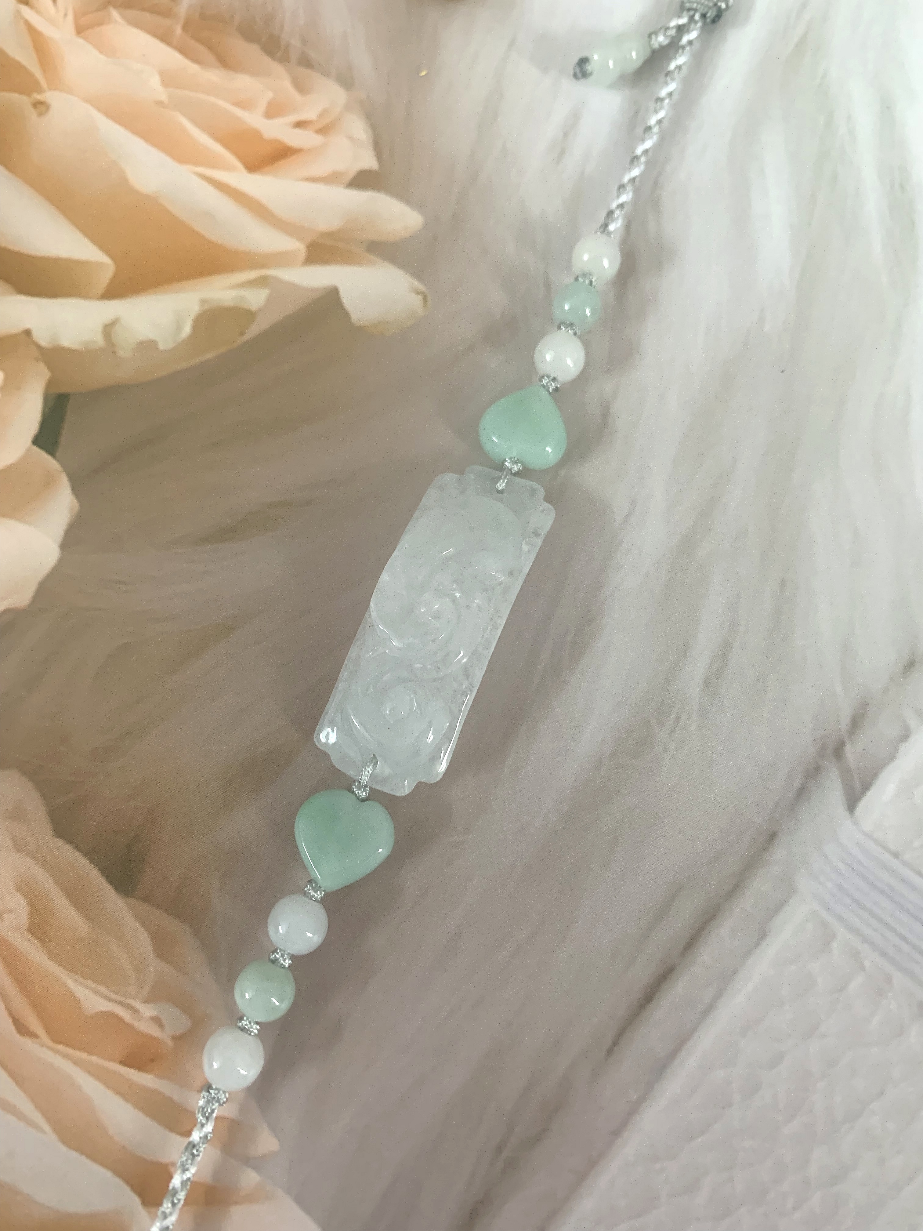 [心]  #翡翠# #手工diy# #手链手工编绳# #翡翠玉雕# #翡翠手牌