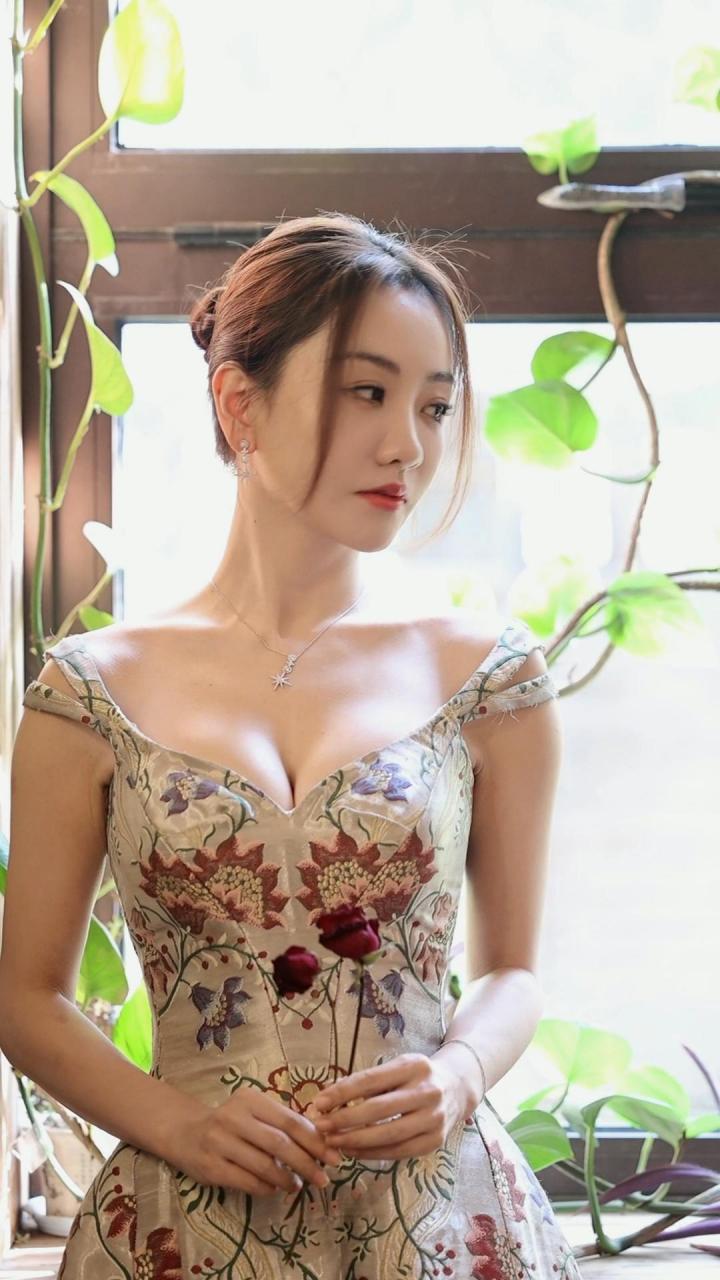 杨蓉‖丰满性感女神,风韵犹存,性感撩人心弦