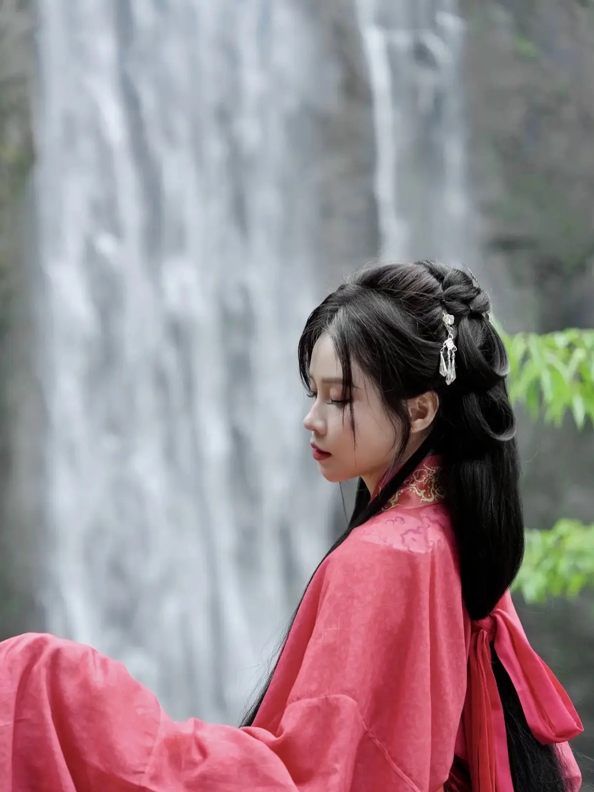 红衣古风女头,拿图可以私信.(私信可拿无水印)