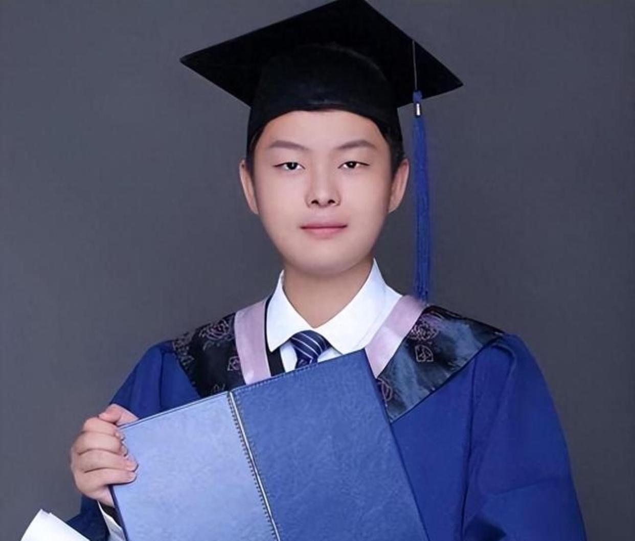 从雪地裸跑男孩到惊艳四方的少年