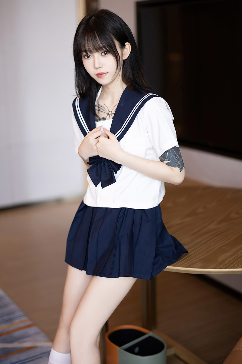 学生时代的浪漫回忆,都藏在这条百褶裙里!   看!