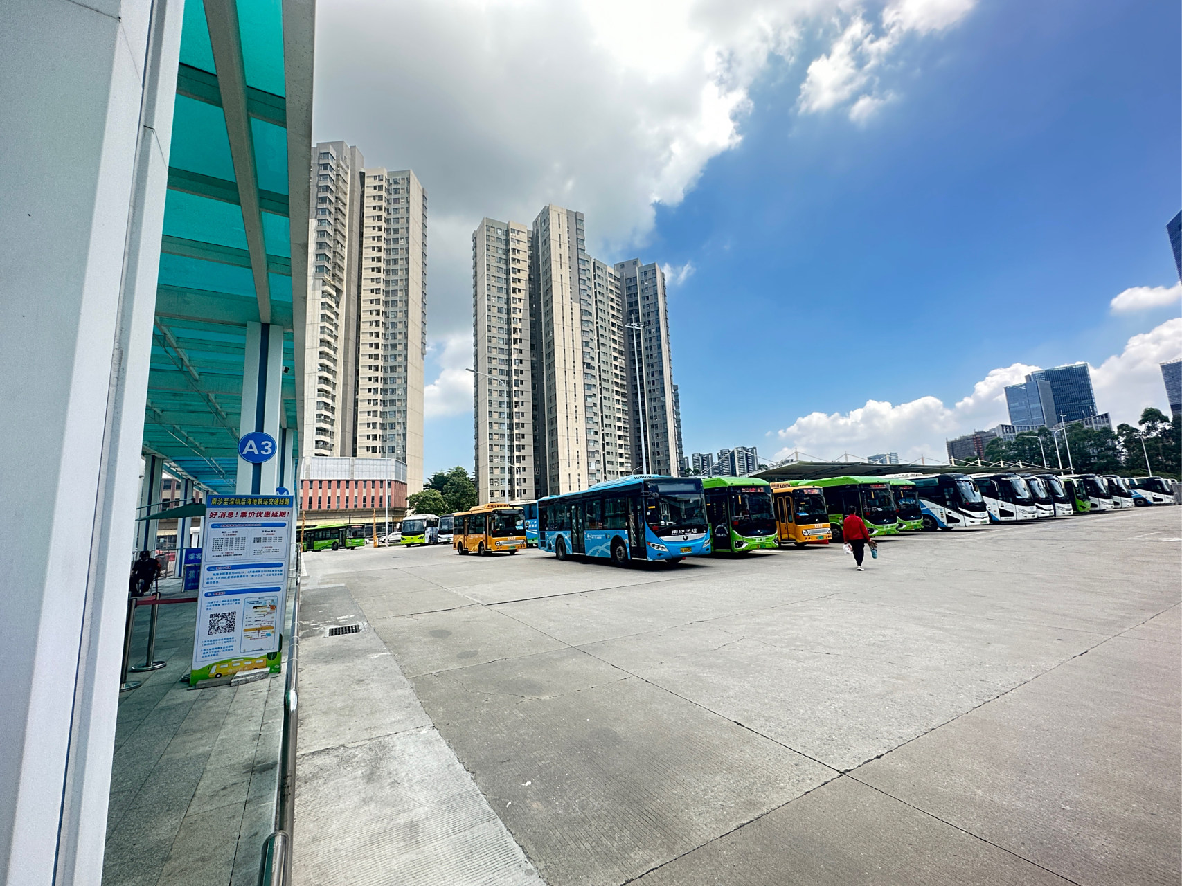 南沙蕉门地铁站公交站凤凰大道,地铁4号线南沙.有去東莞的公交车.