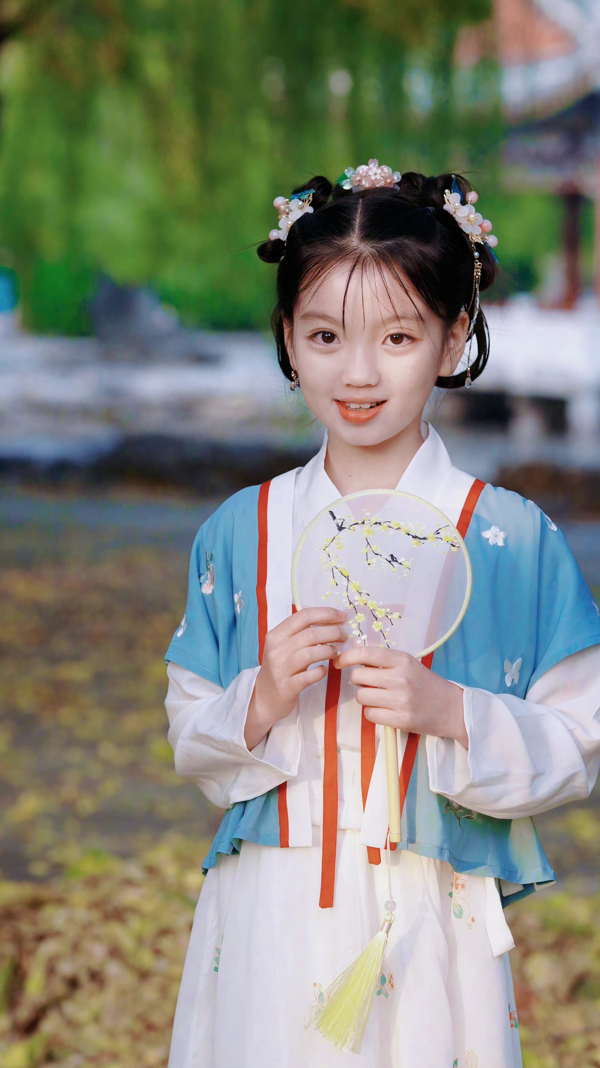 阿拉蕾越来越漂亮了