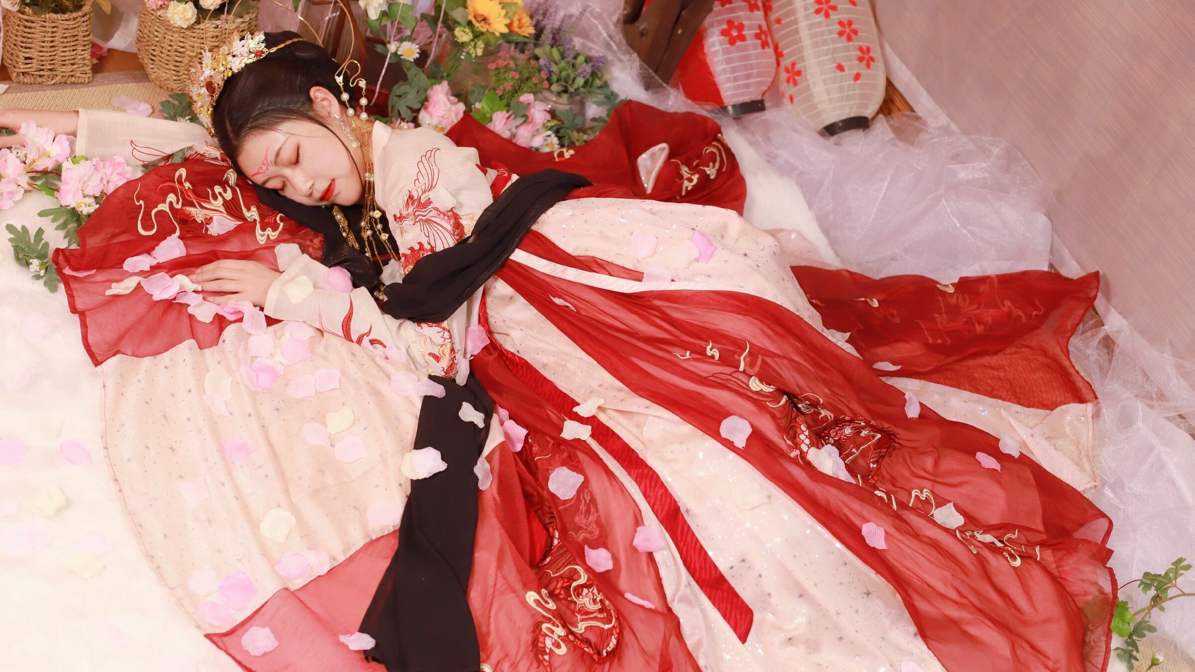 我现在对汉服运动有一些新的理解  就像文艺复兴和康有为一样  他只是