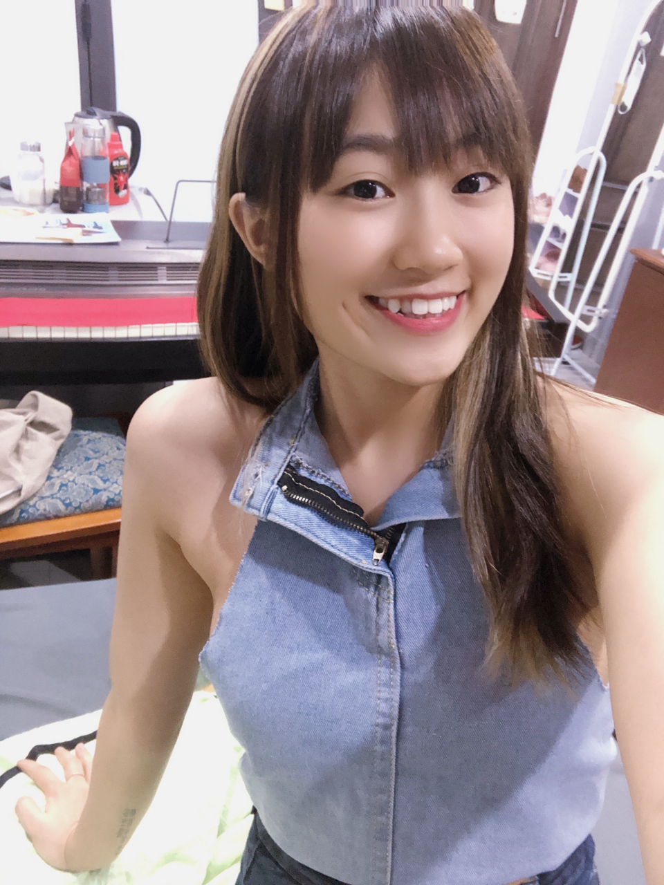 为了省钱你都吃过什么苦 # 大家周末好,越南阿荷把穿了四年多的牛仔