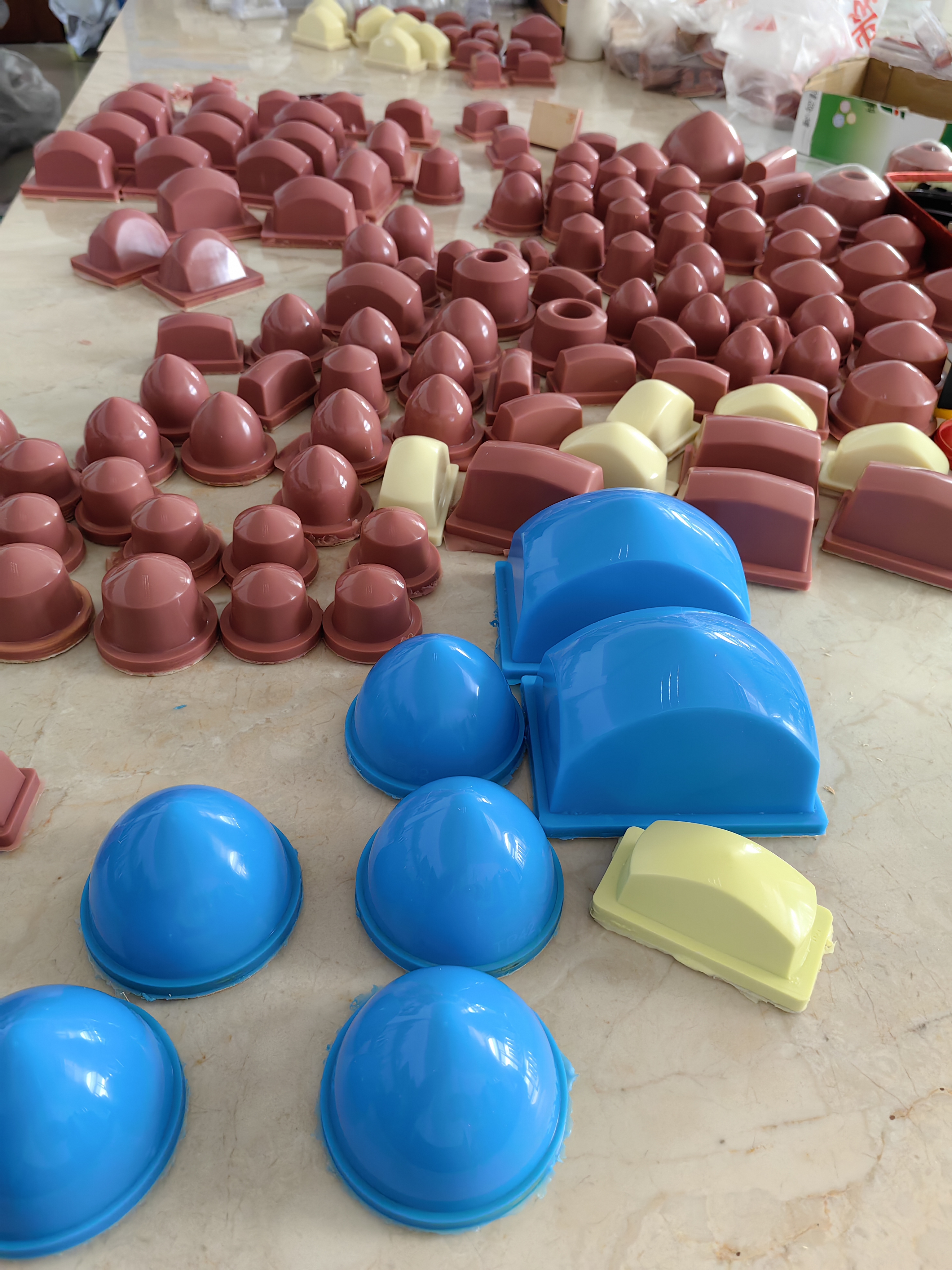 我公司始建于2001年,是一家集科研开发,生产和销售