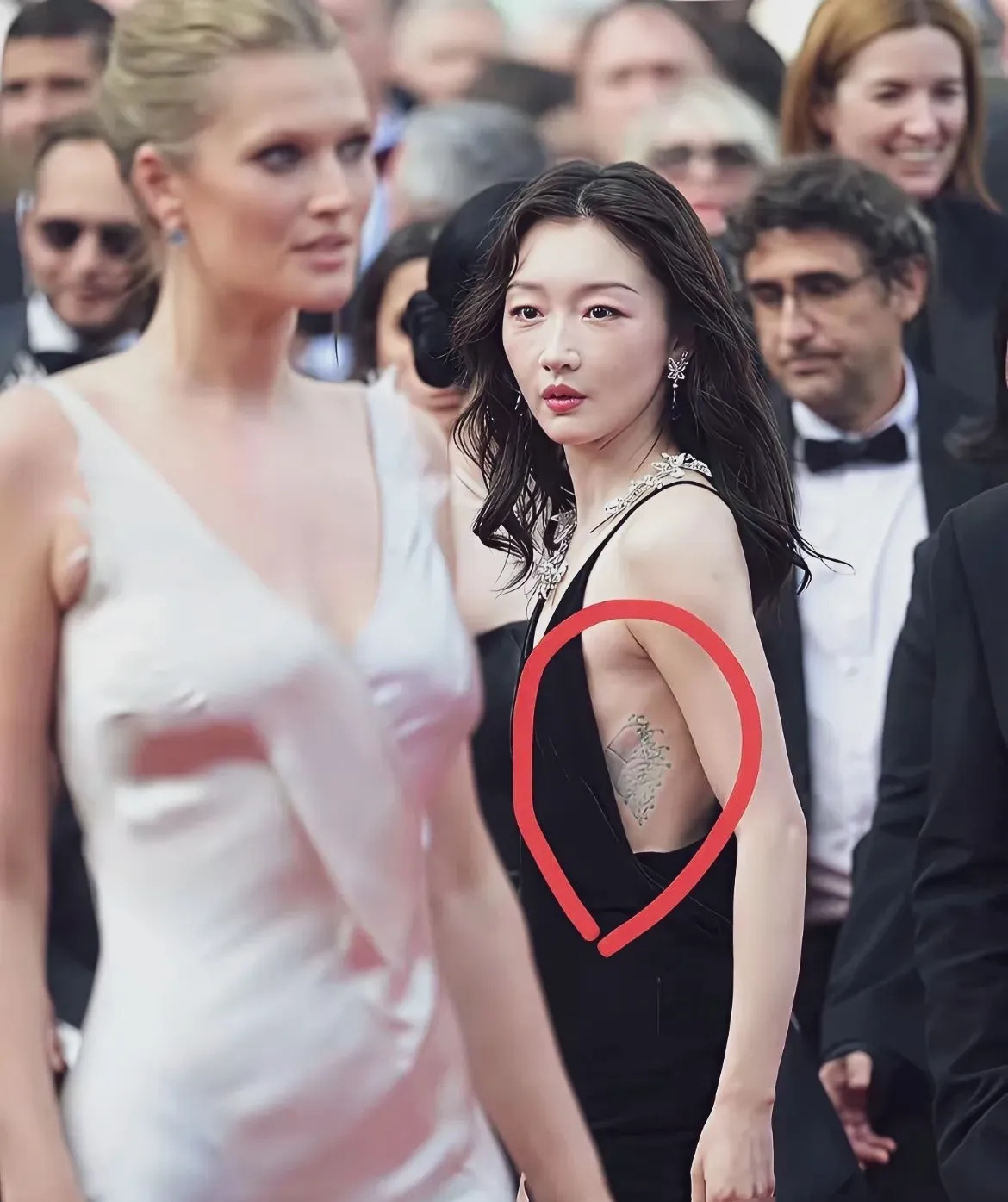 腋下纹身挺时尚