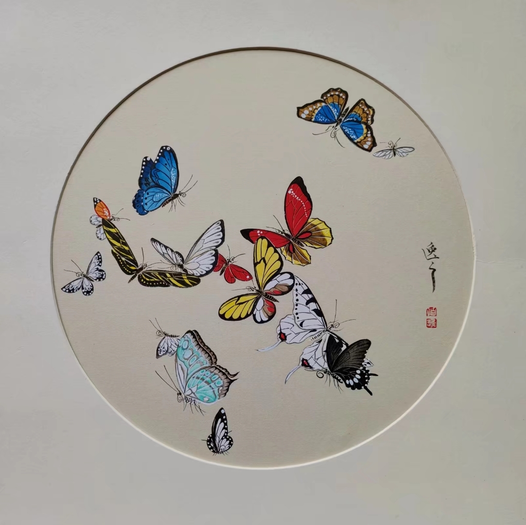 平时不太想交往,交谈就想静静的走一走,看一看