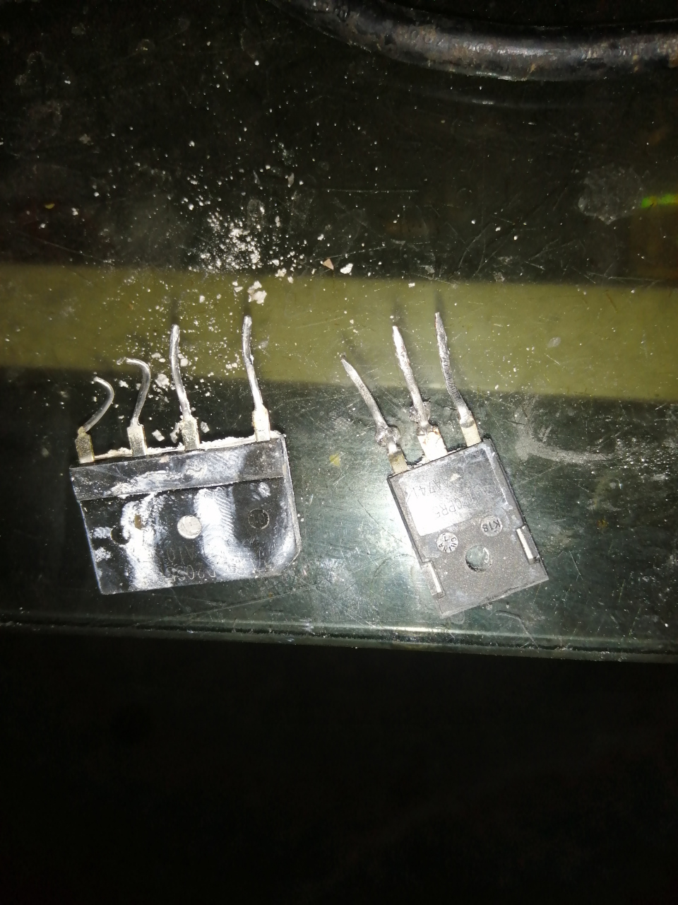 电磁炉保险管爆管了,自己动手更换了一个功率管和堆桥修好了.