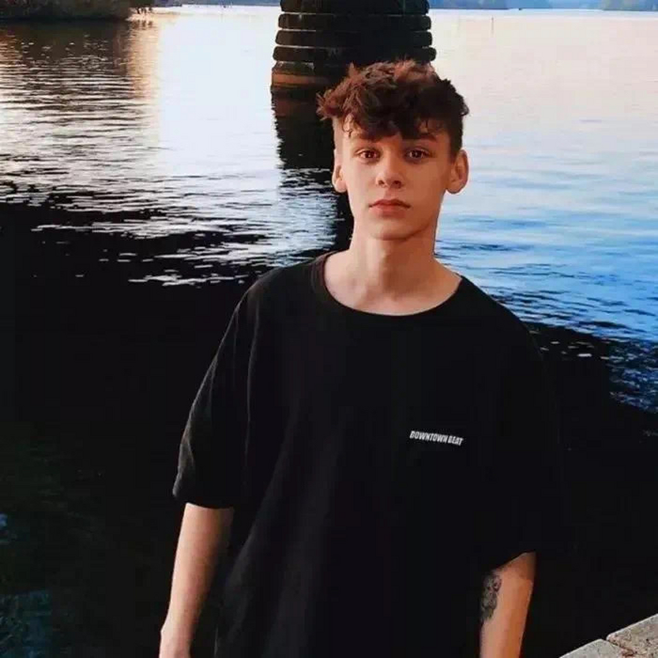 mikann耙耙柑《醒》[flac/mp3-320k]无损音乐-百度网盘-轩祥音乐下载