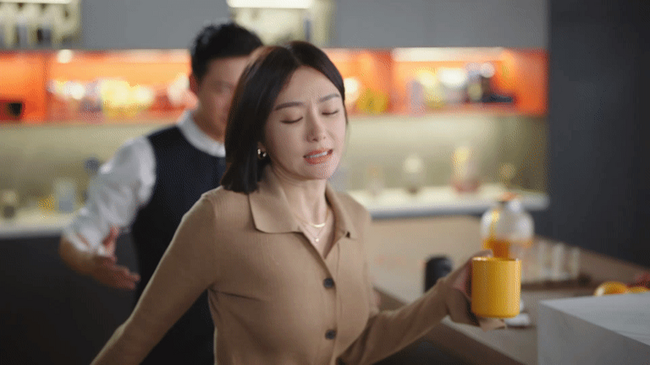 《见证马甲线的时刻:秦岚新剧里的惊人健身成果》  秦岚在新剧中,不仅