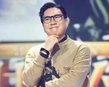 据说李尚敏的未婚妻比他年轻,而且不是圈里人