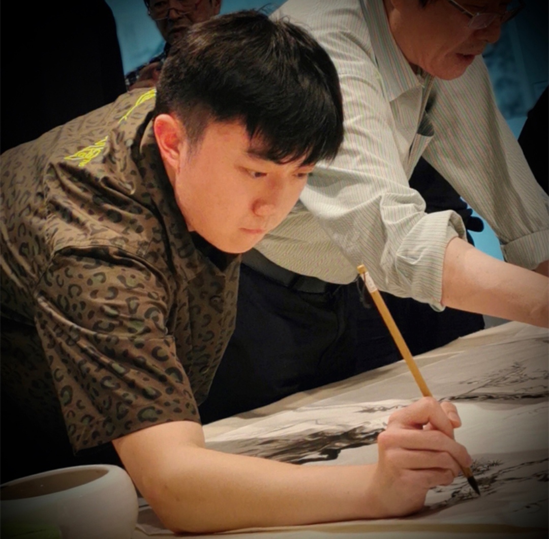 毕峣德,画家,1996年9月生于山东青岛