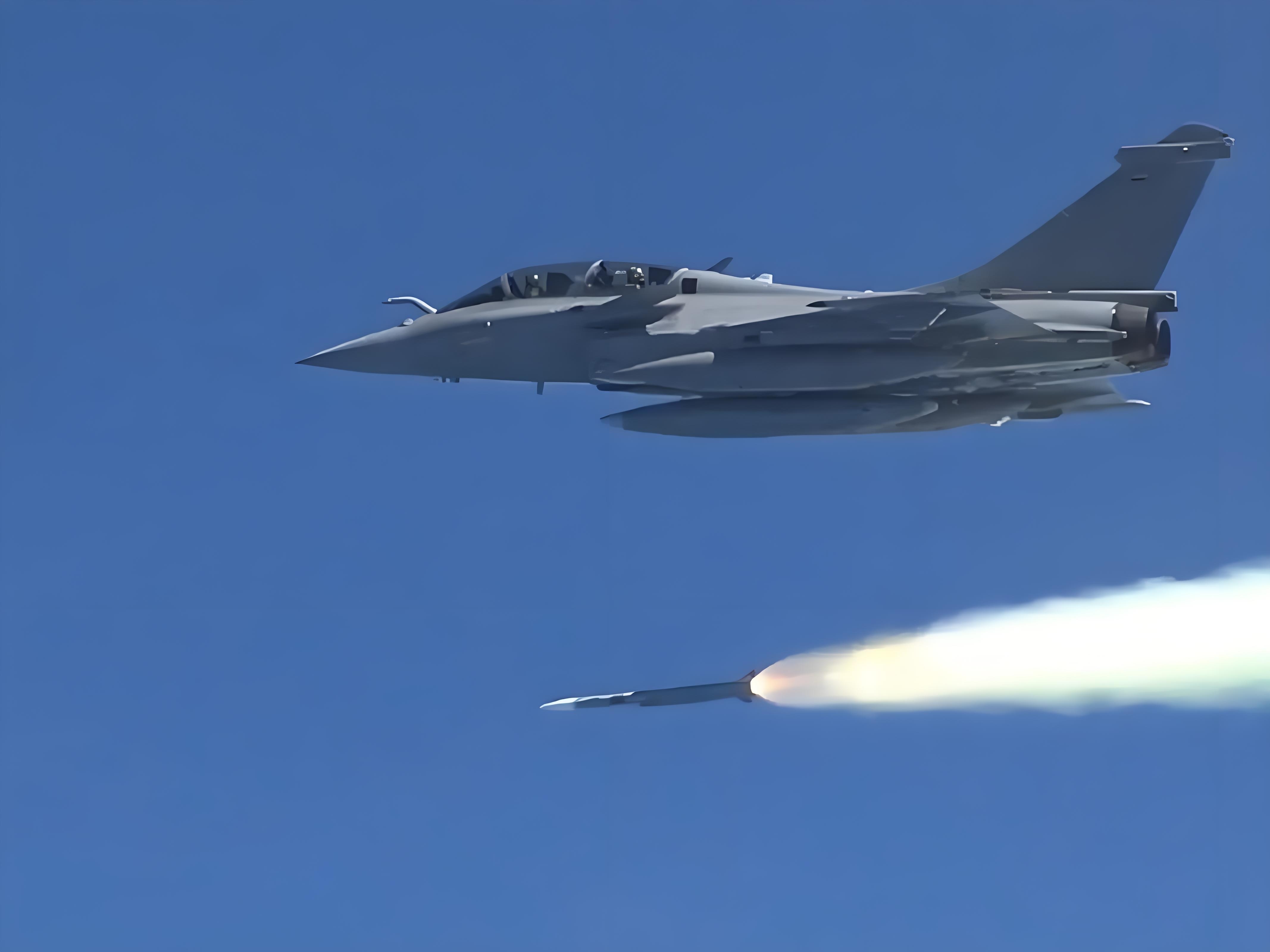 这次演习可不是小打小闹,足足出动了3个战斗机中队,还有一堆空中