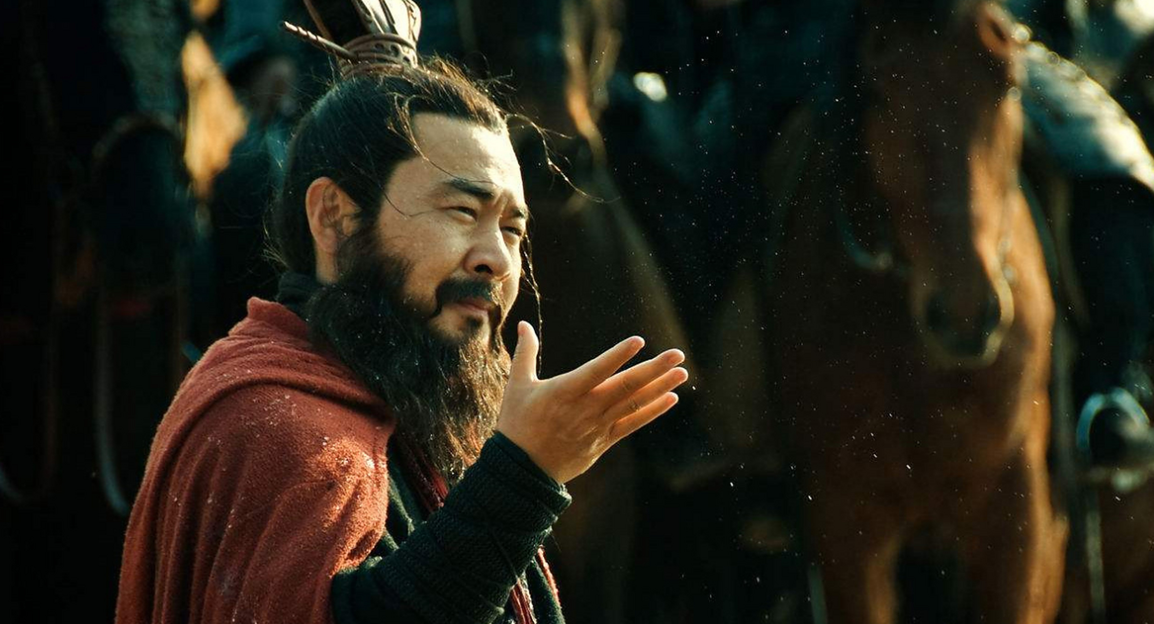 在三国时期,曹操是一位强大的政治家和军事将领,他在政治和军事上都