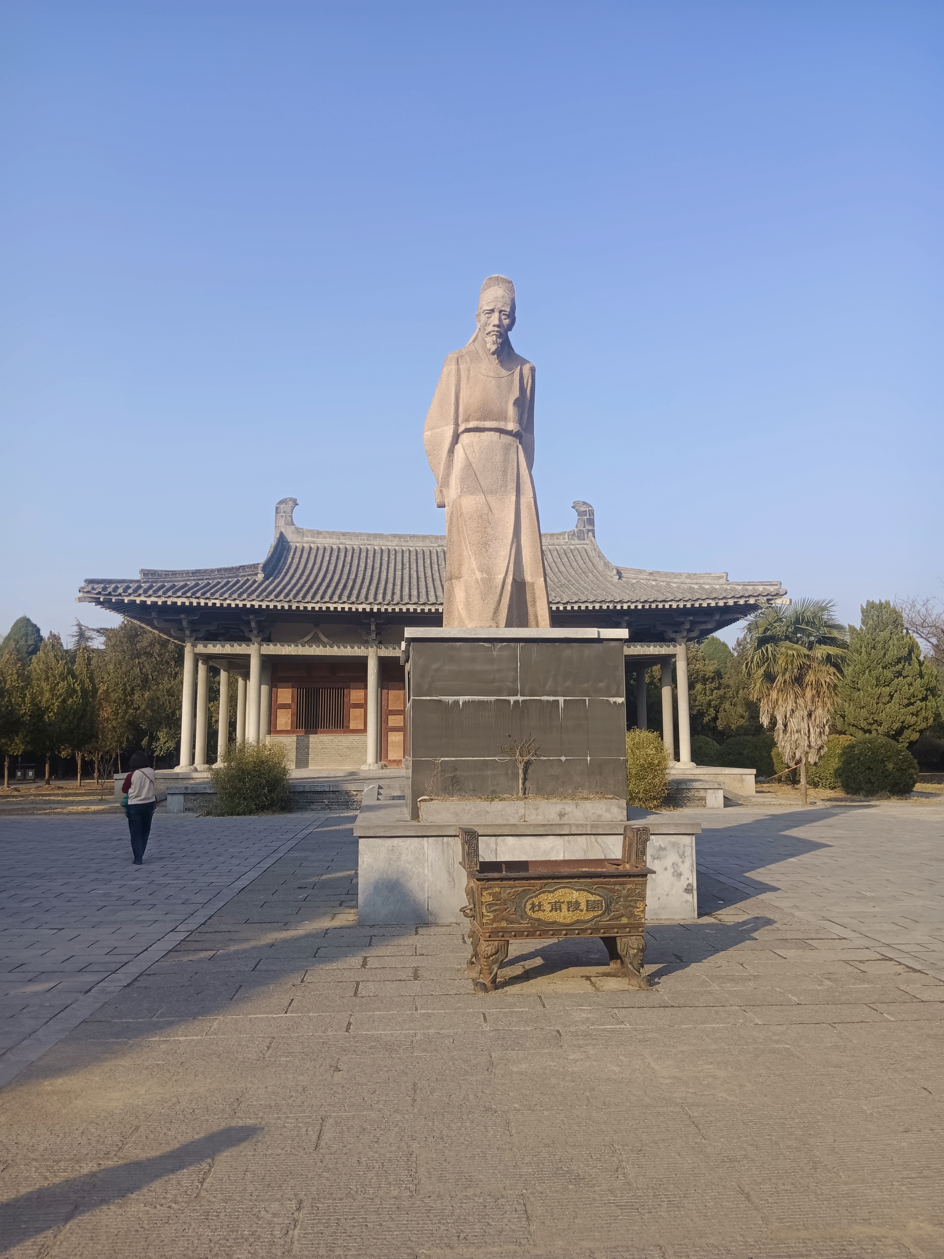 杜甫墓出土后尸骨图片