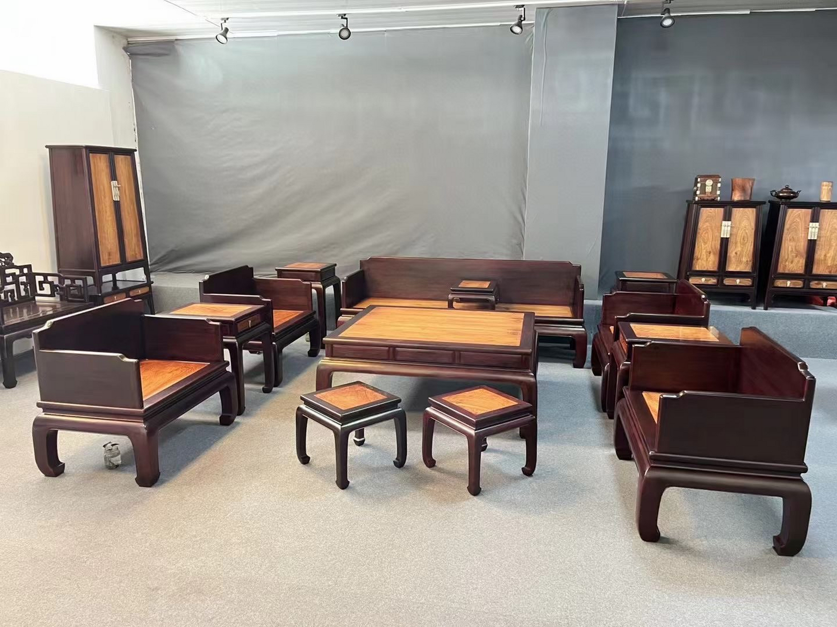 新成品印度小叶紫檀镶越南黄花梨 无拼补,十三件套围板沙发 除大茶几